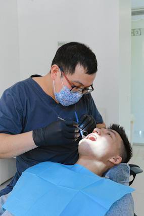 bolesność gabinetowego wybielania zębów