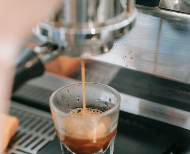 Czy warto kupić profesjonalny ekspres do biura?