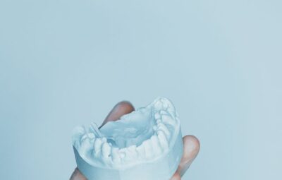 Ile implantów potrzeba, aby wykonać nowe zęby w jeden dzień?