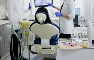 Jak wygląda regeneracyjne leczenie paradontozy?